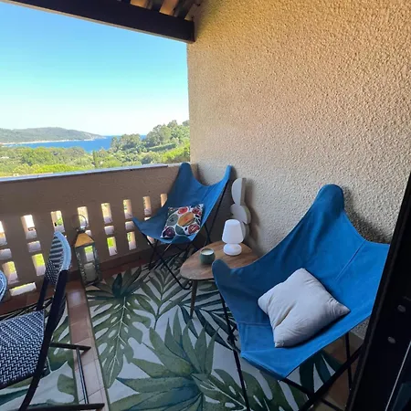 La Terrasse Sur La Mer, Gigaro 4 A 6 Pers, Piscine Et A Pied Apartment